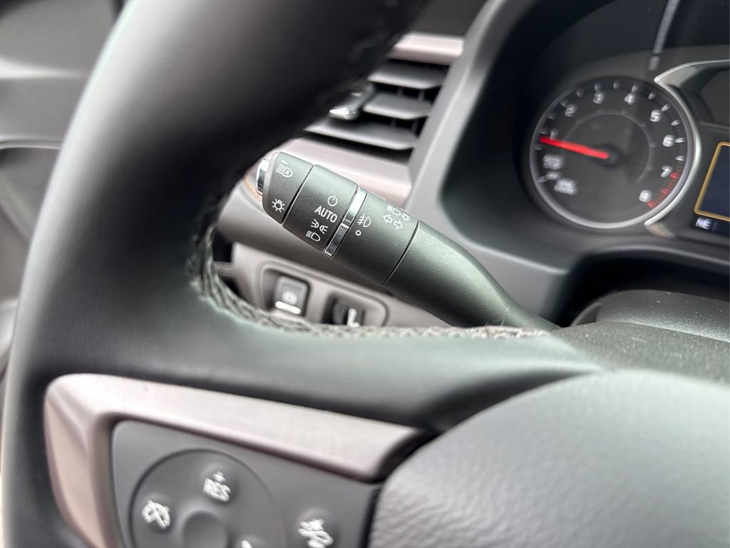 Used 2023 GMC Acadia AT4 image 27
