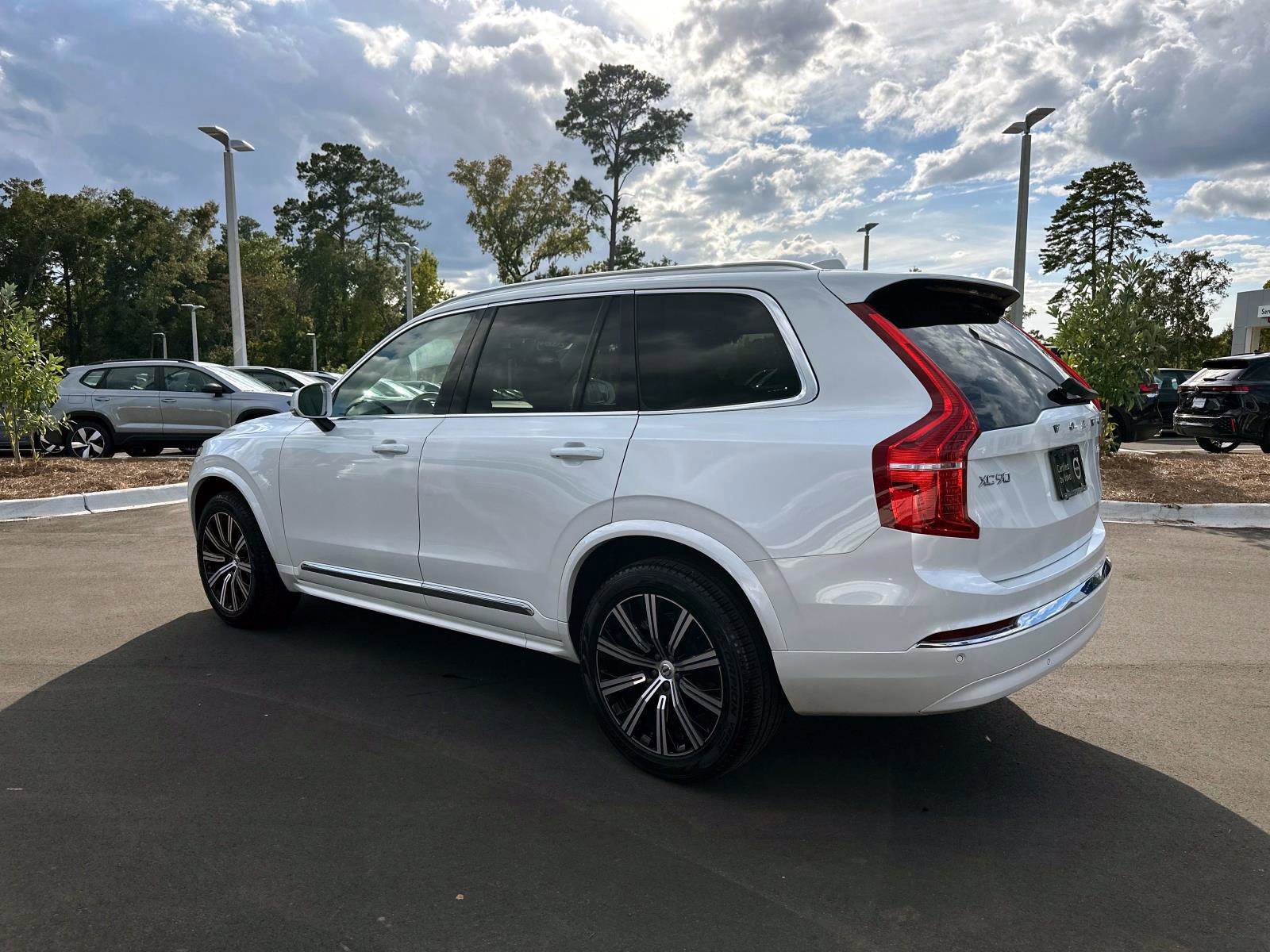 Certified 2024 Volvo XC90 B5 Core image 3