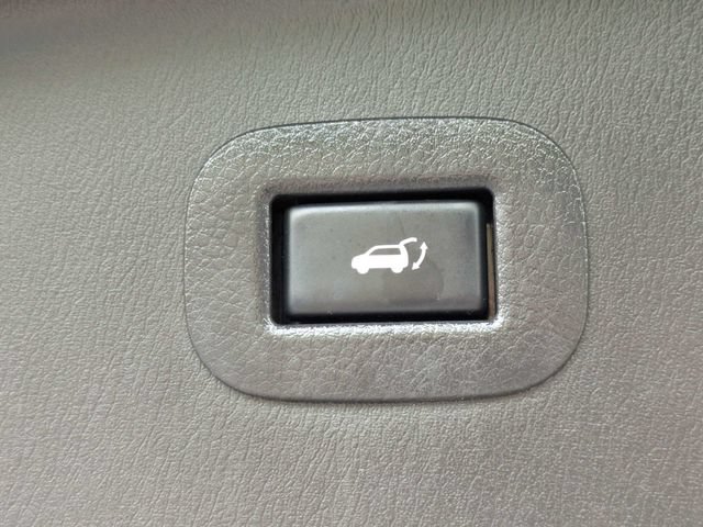 Used 2019 Nissan Armada Platinum w/ Captain's Chairs Package RWD image 13
