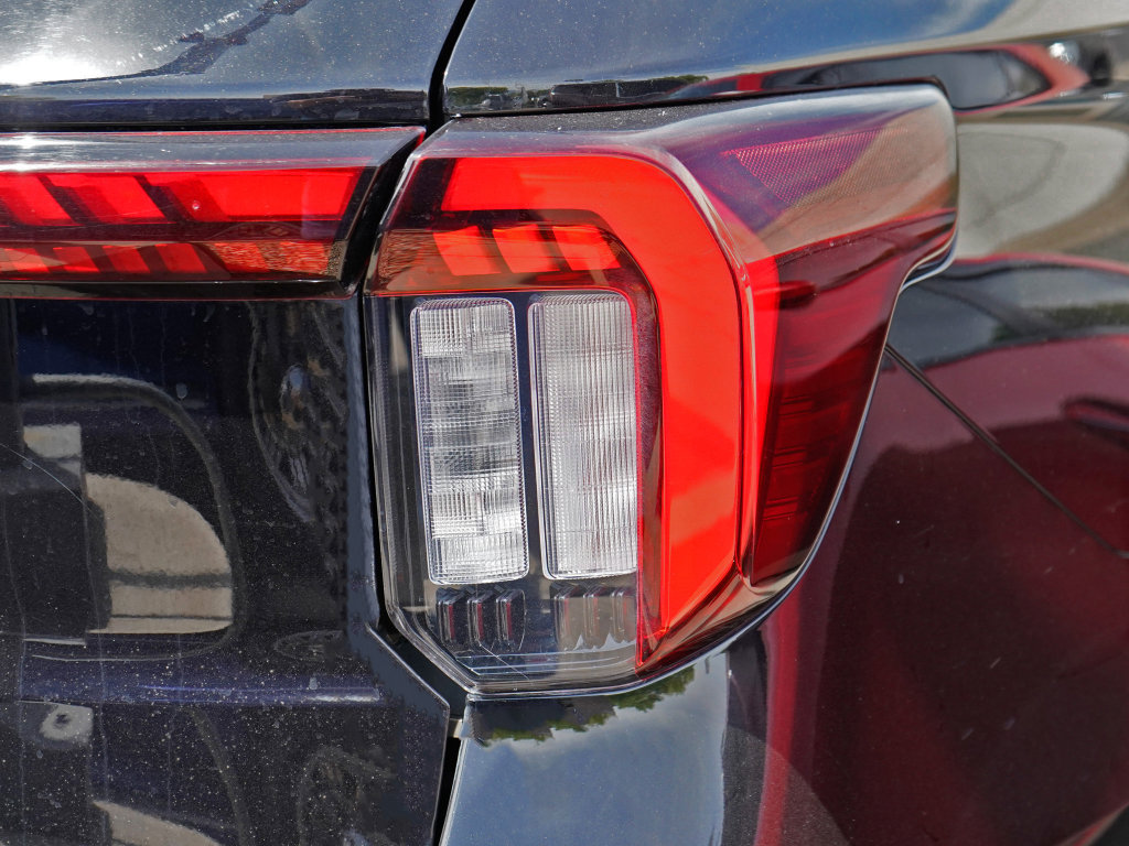 Used 2025 Ford Explorer ST-Line w/ ST-Line Street Pack AWD/4WD image 10