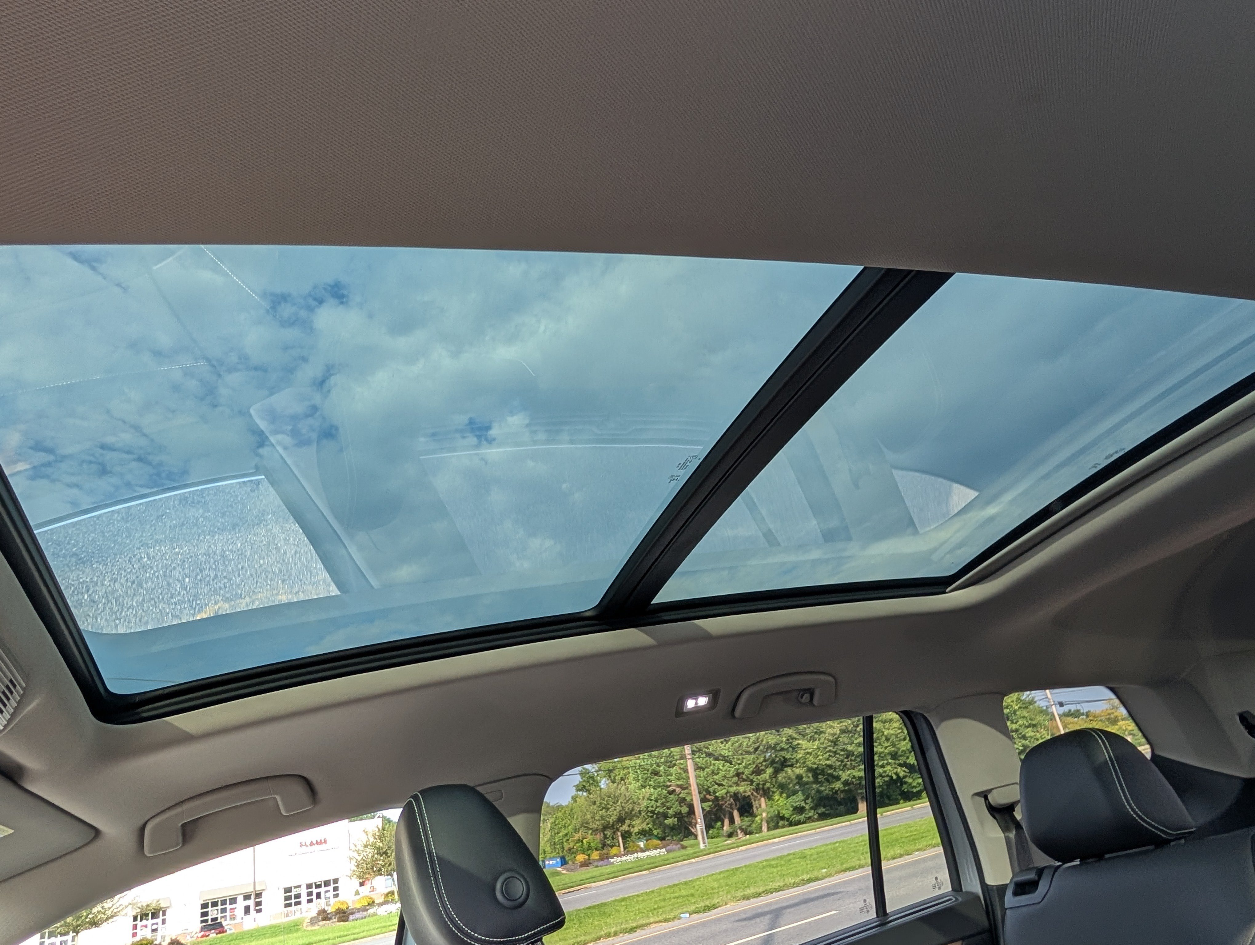 Used 2026 Volkswagen Atlas SE w/ Panoramic Sunroof Package FWD image 20