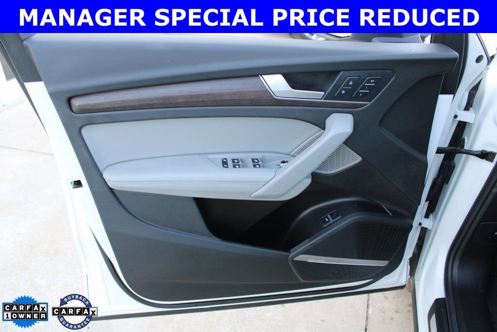 Used 2024 Audi Q5 2.0T Prestige w/ Prestige Package image 9