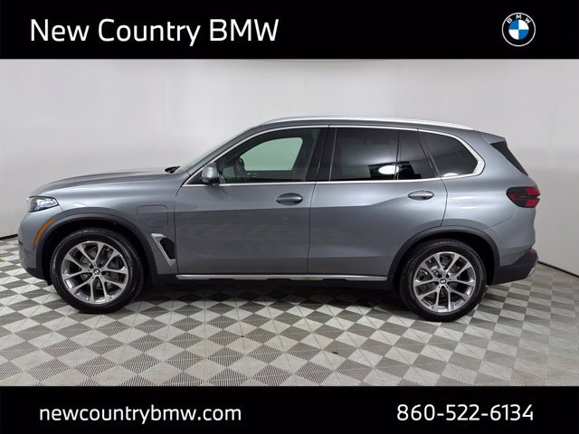 New 2026 BMW X5 xDrive50e w/ Premium Package AWD/4WD image 4