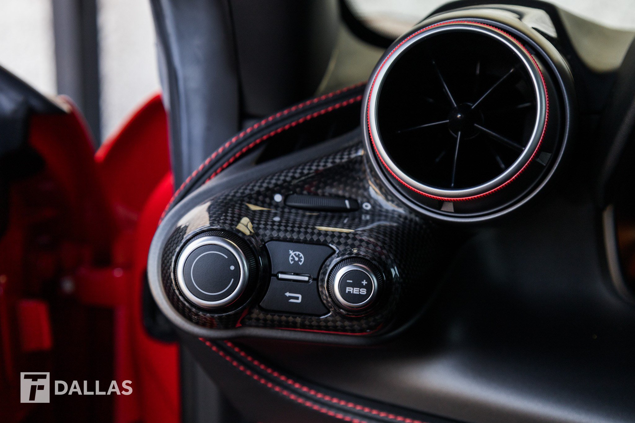 Used 2020 Ferrari F8 Tributo RWD image 27