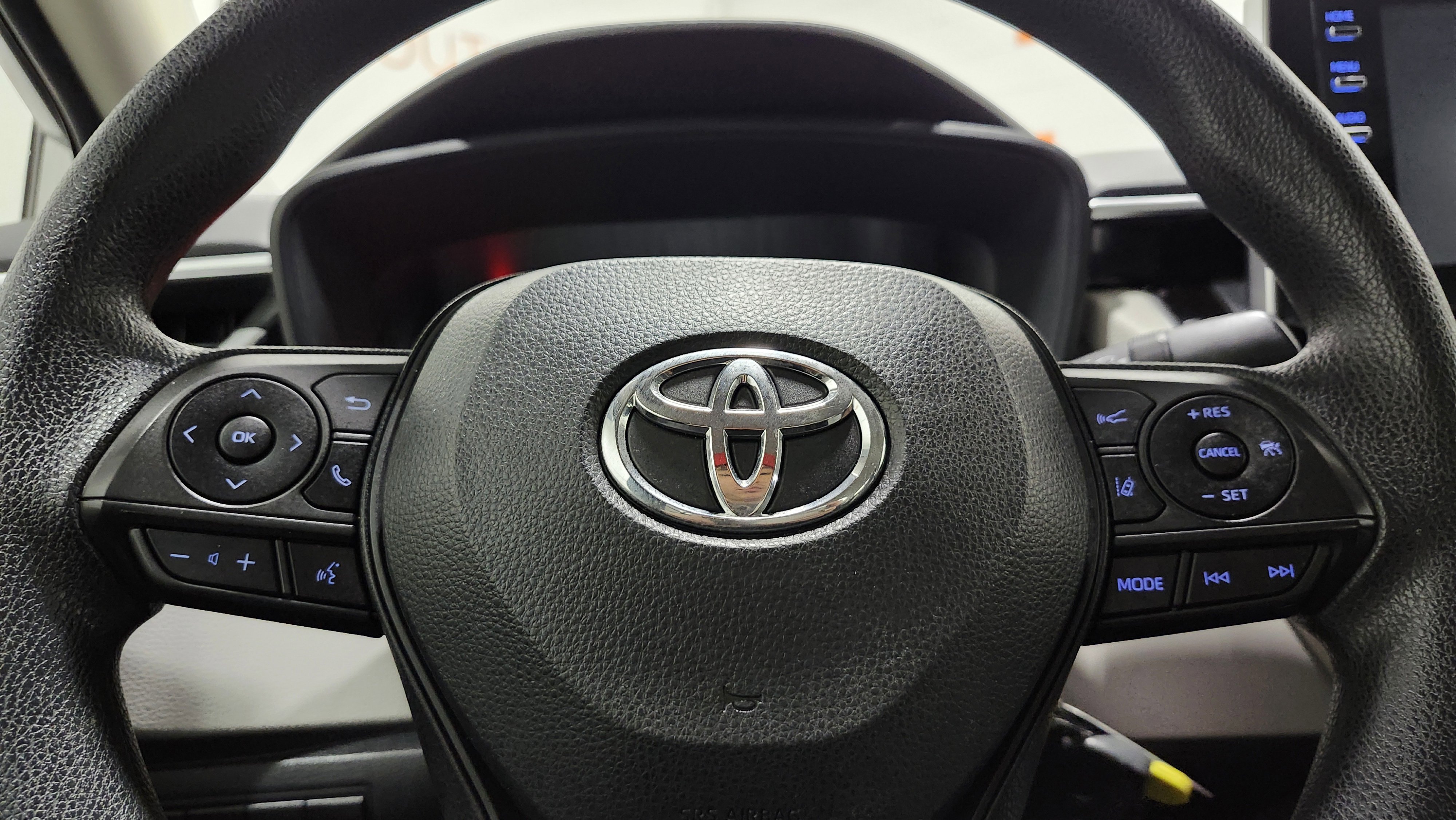 Used 2020 Toyota Corolla LE image 22