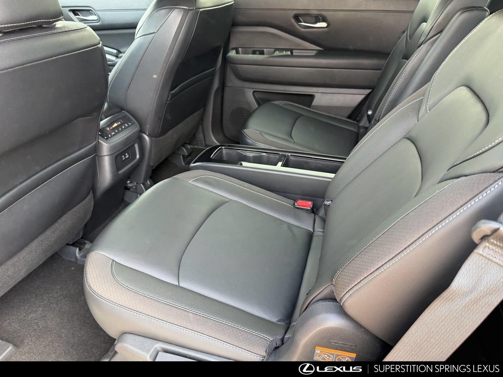 Used 2024 Nissan Pathfinder SL w/ SL Premium Package FWD image 18