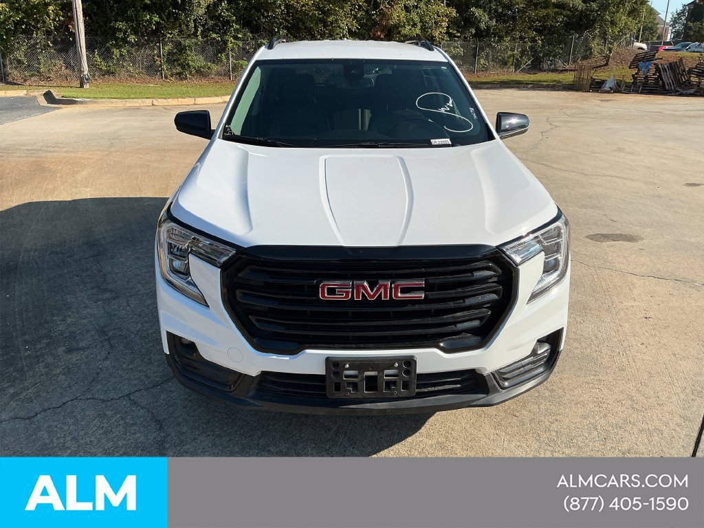Used 2024 GMC Terrain SLT w/ Elevation Edition AWD/4WD image 10