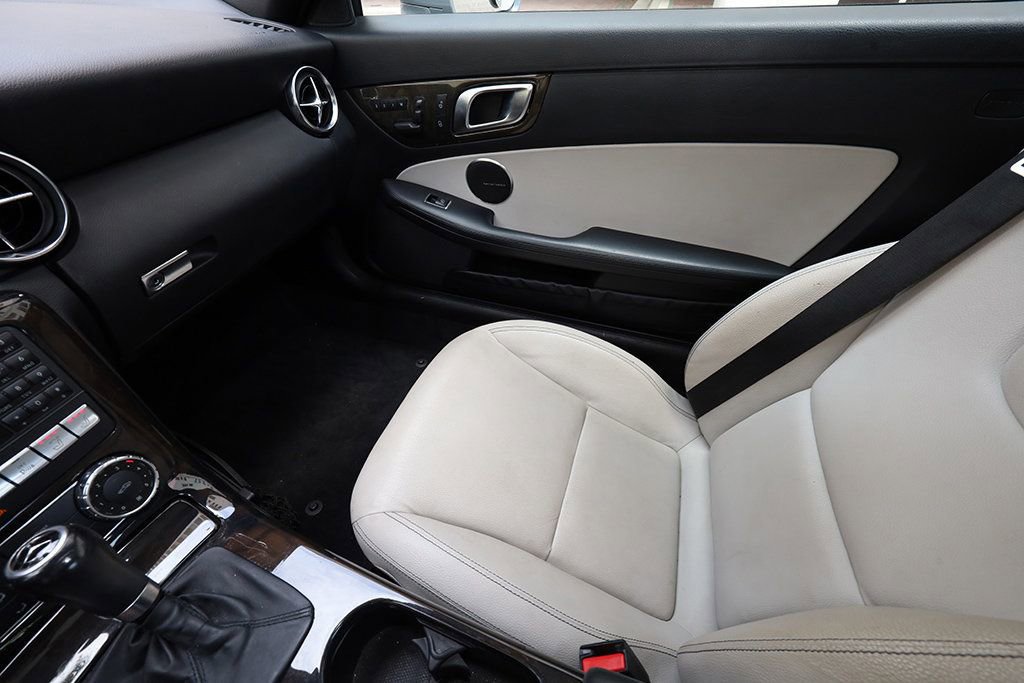 Used 2013 Mercedes-Benz SLK 250 image 38