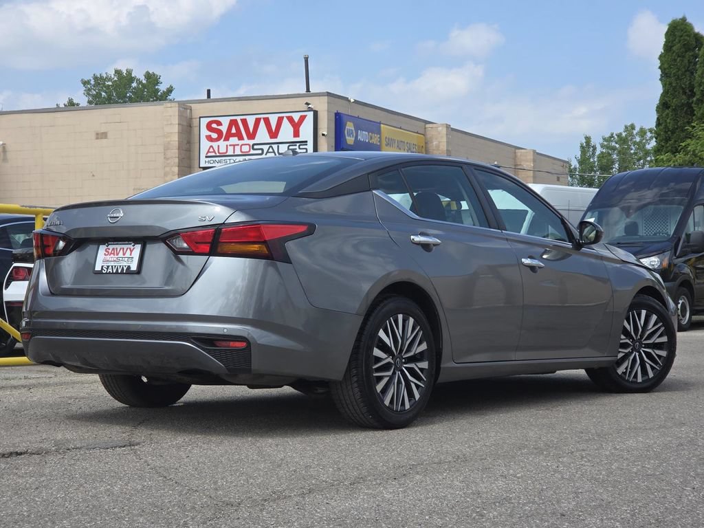 Used 2023 Nissan Altima 2.5 SV FWD image 12