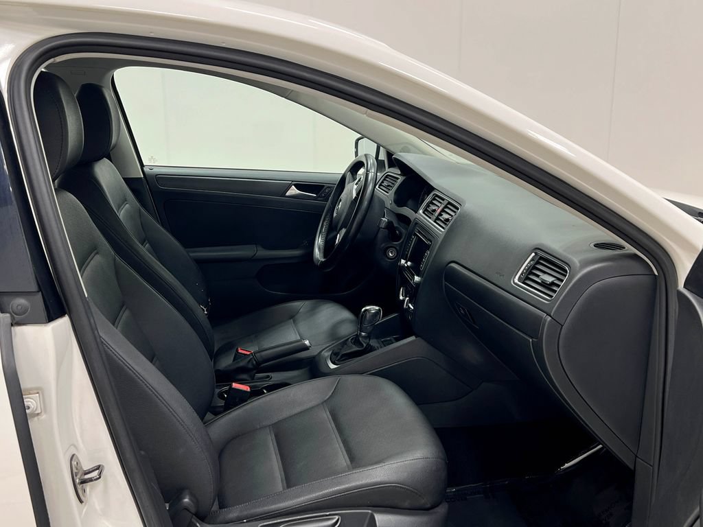 Used 2012 Volkswagen Jetta SE FWD image 31