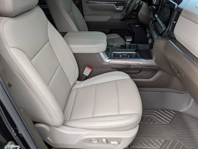 Used 2025 Chevrolet Silverado 1500 LTZ image 26