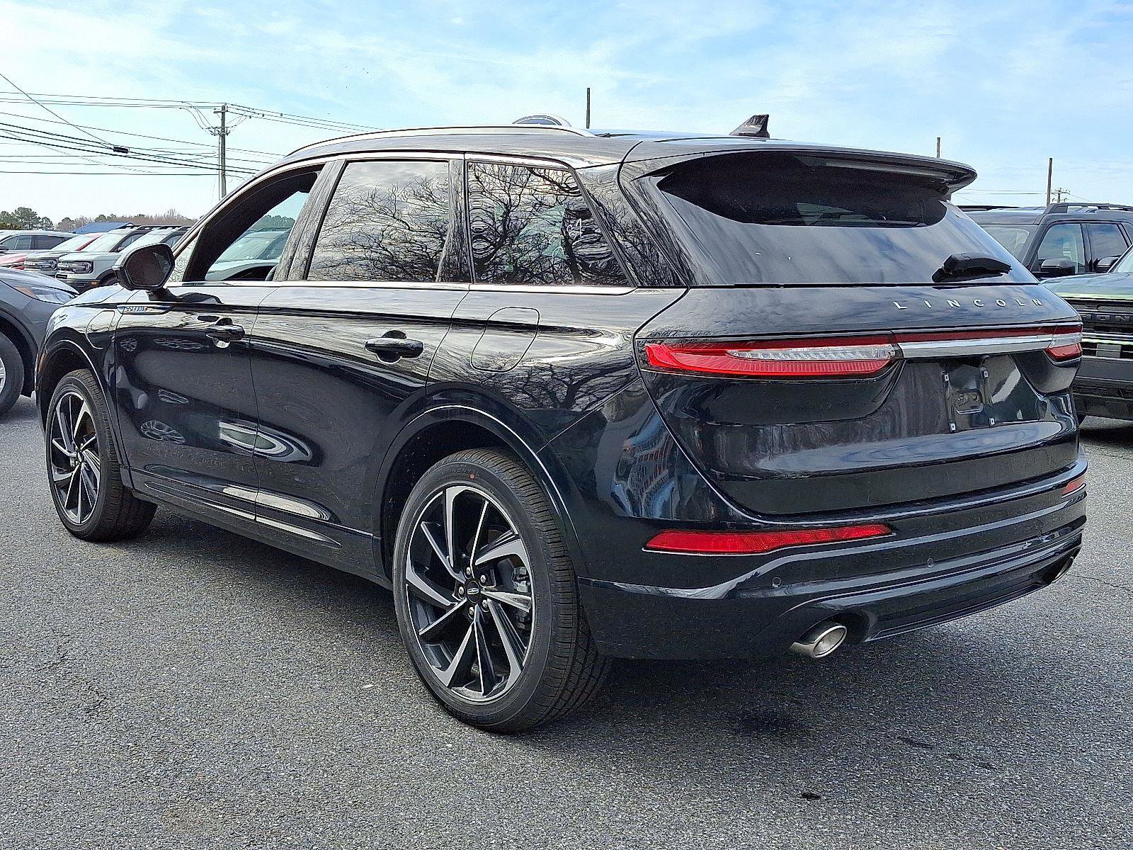 New 2024 Lincoln Corsair Grand Touring w/ Equipment Group 301A image 4