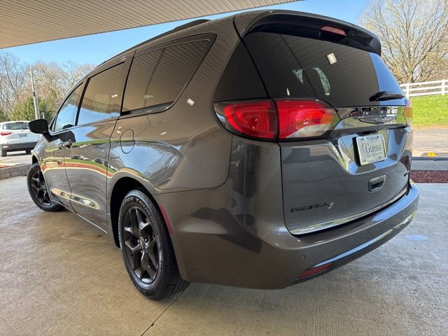 Used 2020 Chrysler Pacifica Limited w/ S Appearance Package image 9