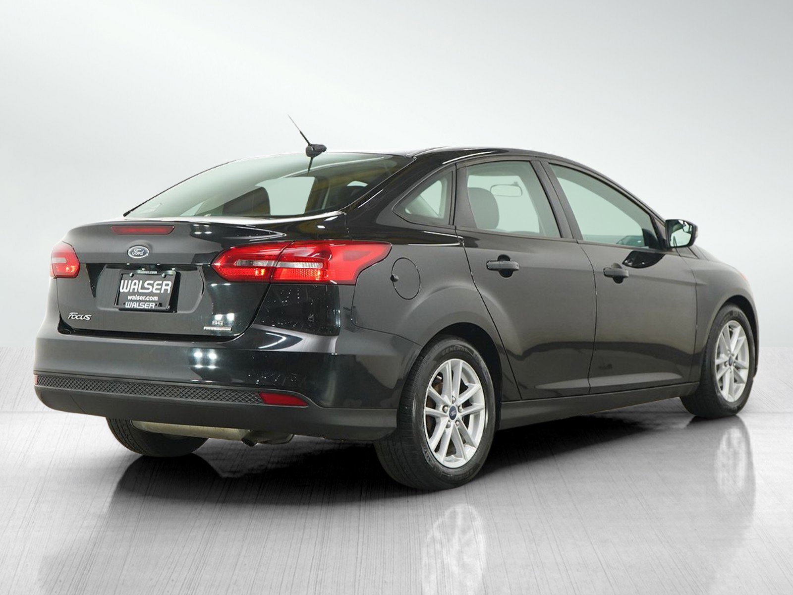 Used 2015 Ford Focus SE FWD image 5