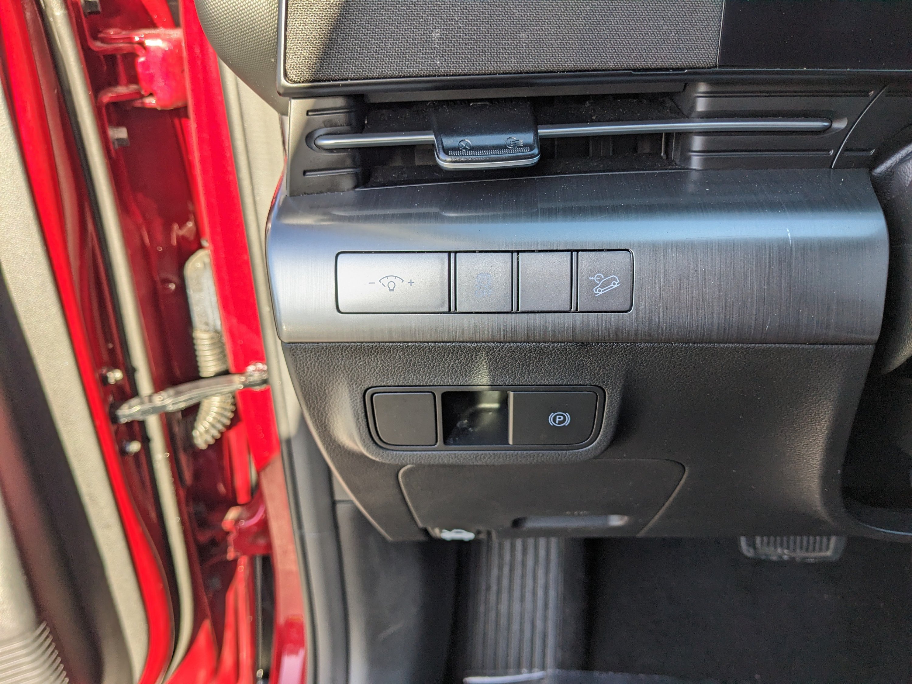 Used 2024 Hyundai Kona SEL FWD image 30