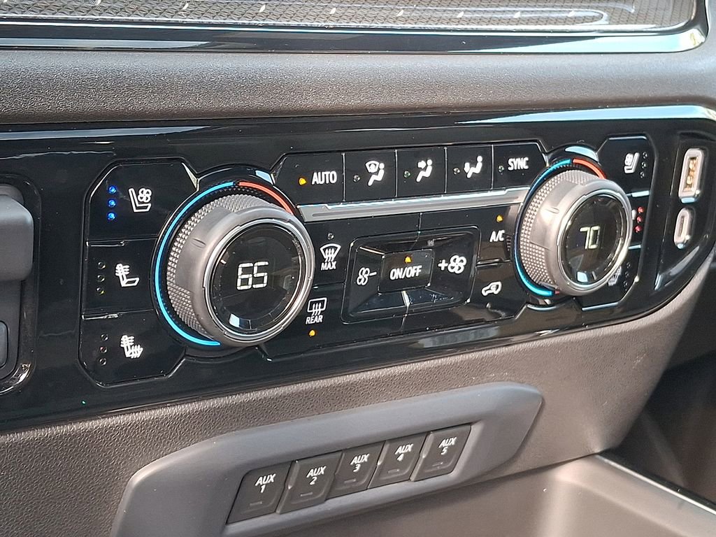 Used 2024 Chevrolet Silverado 2500 ZR2 w/ Technology Package image 14