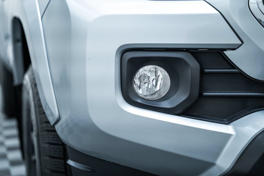 Certified 2022 Toyota Tacoma SR5 AWD/4WD image 15