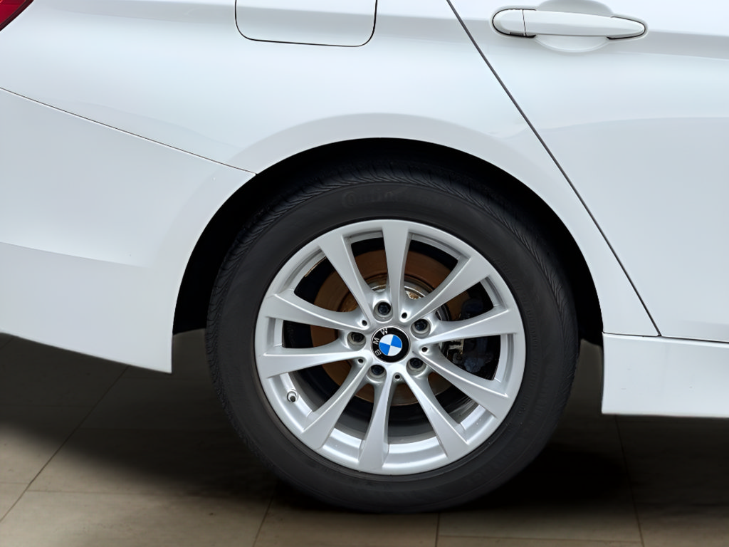 Used 2016 BMW 320i xDrive Sedan AWD/4WD image 39