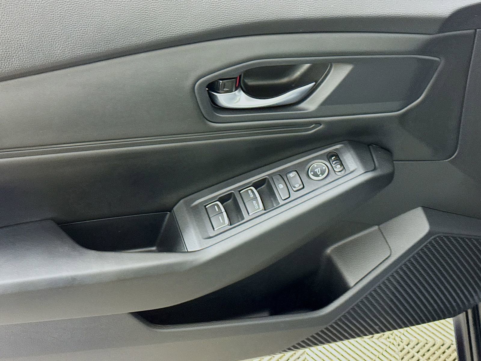 Used 2025 Honda Accord SE image 15