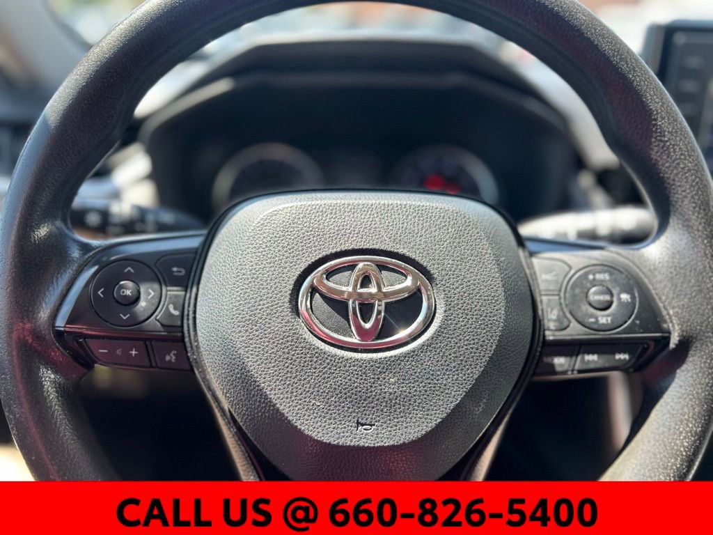 Used 2021 Toyota RAV4 XLE w/ Carpet Mat Package (TMS) AWD/4WD image 15