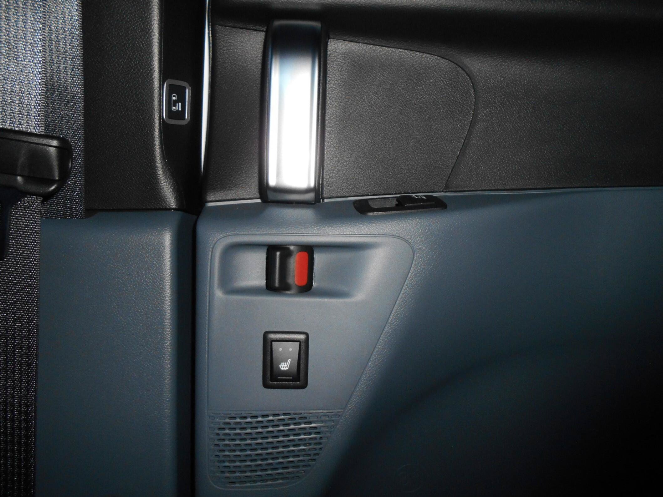 New 2027 Chrysler Pacifica Pinnacle w/ Theater Group FWD image 20