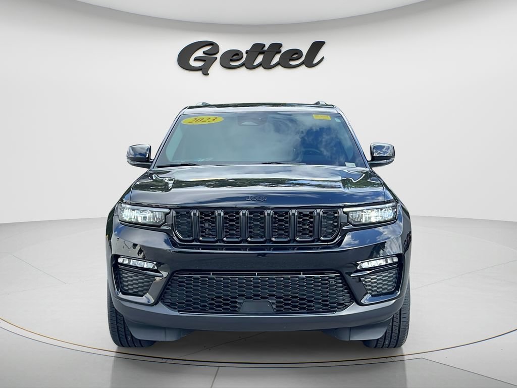 Used 2023 Jeep Grand Cherokee Limited w/ Black Appearance Package AWD/4WD image 2