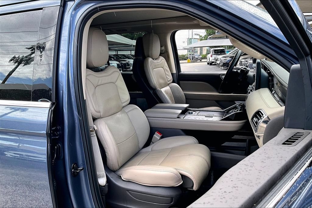 Used 2023 Lincoln Navigator L Reserve AWD/4WD image 10