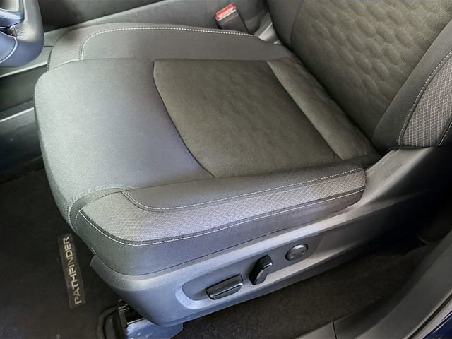 Used 2025 Nissan Pathfinder SV image 20