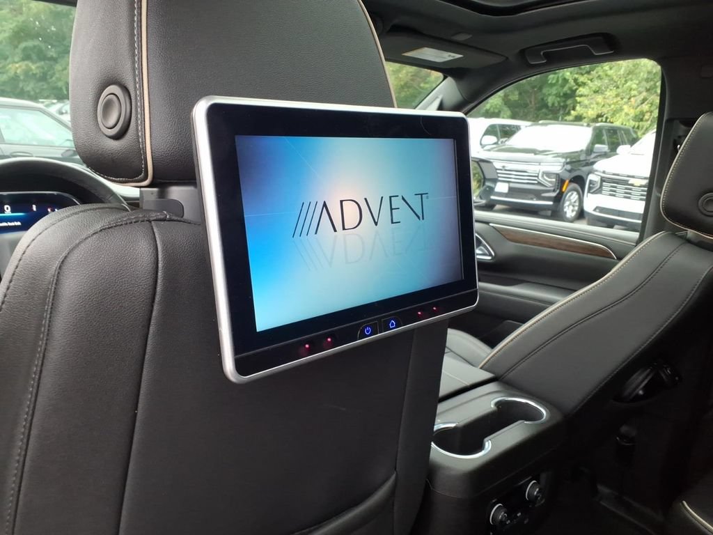 Used 2023 Chevrolet Suburban Premier AWD/4WD image 27