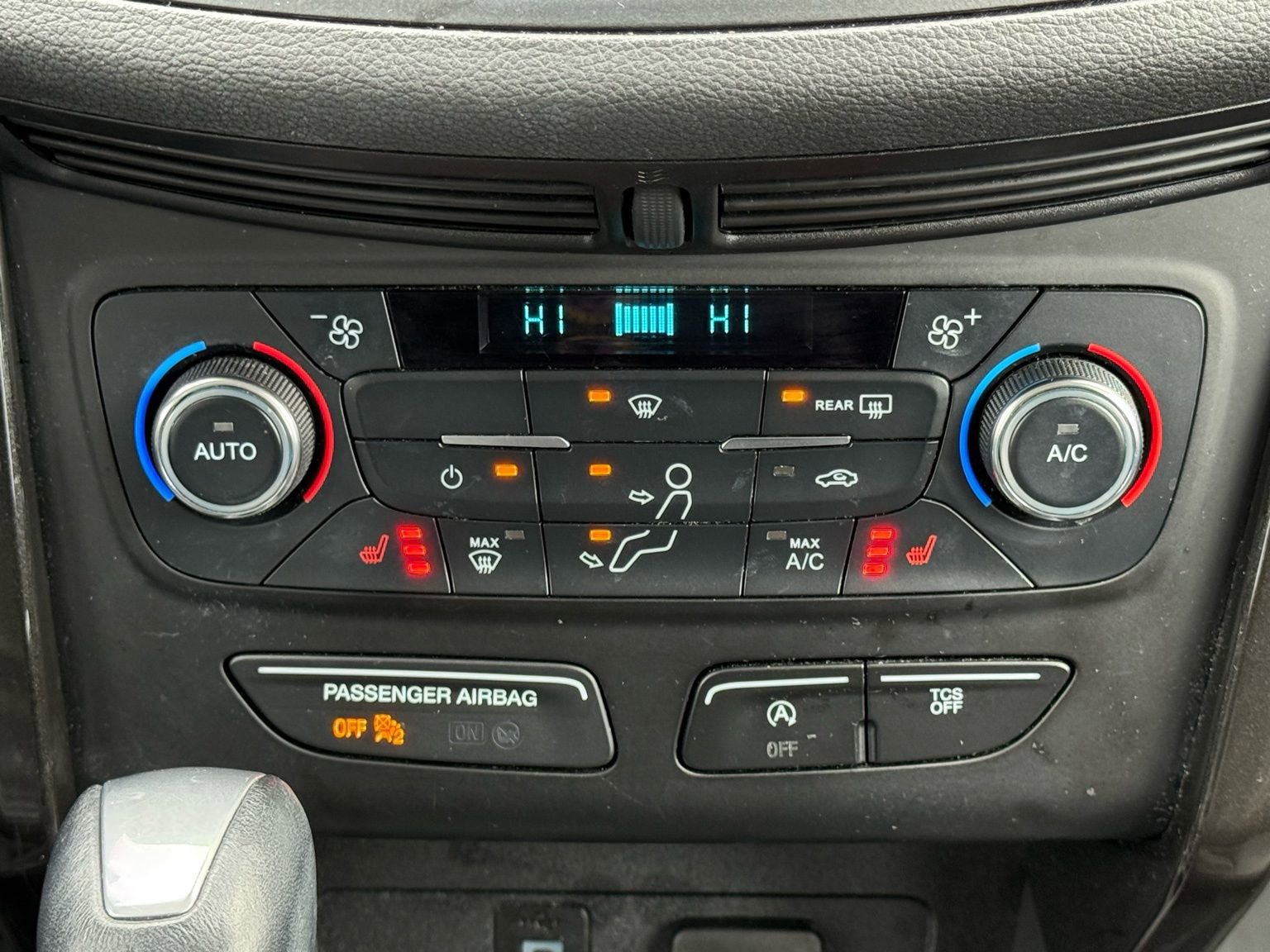 Used 2017 Ford Escape Titanium image 21