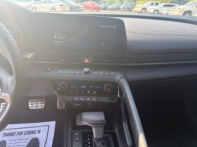 Used 2026 Hyundai Elantra SEL FWD image 14