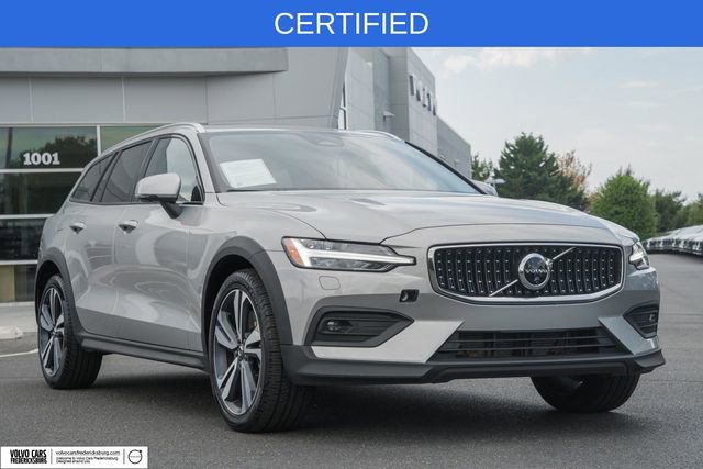 Certified 2025 Volvo V60 B5 Cross Country Plus