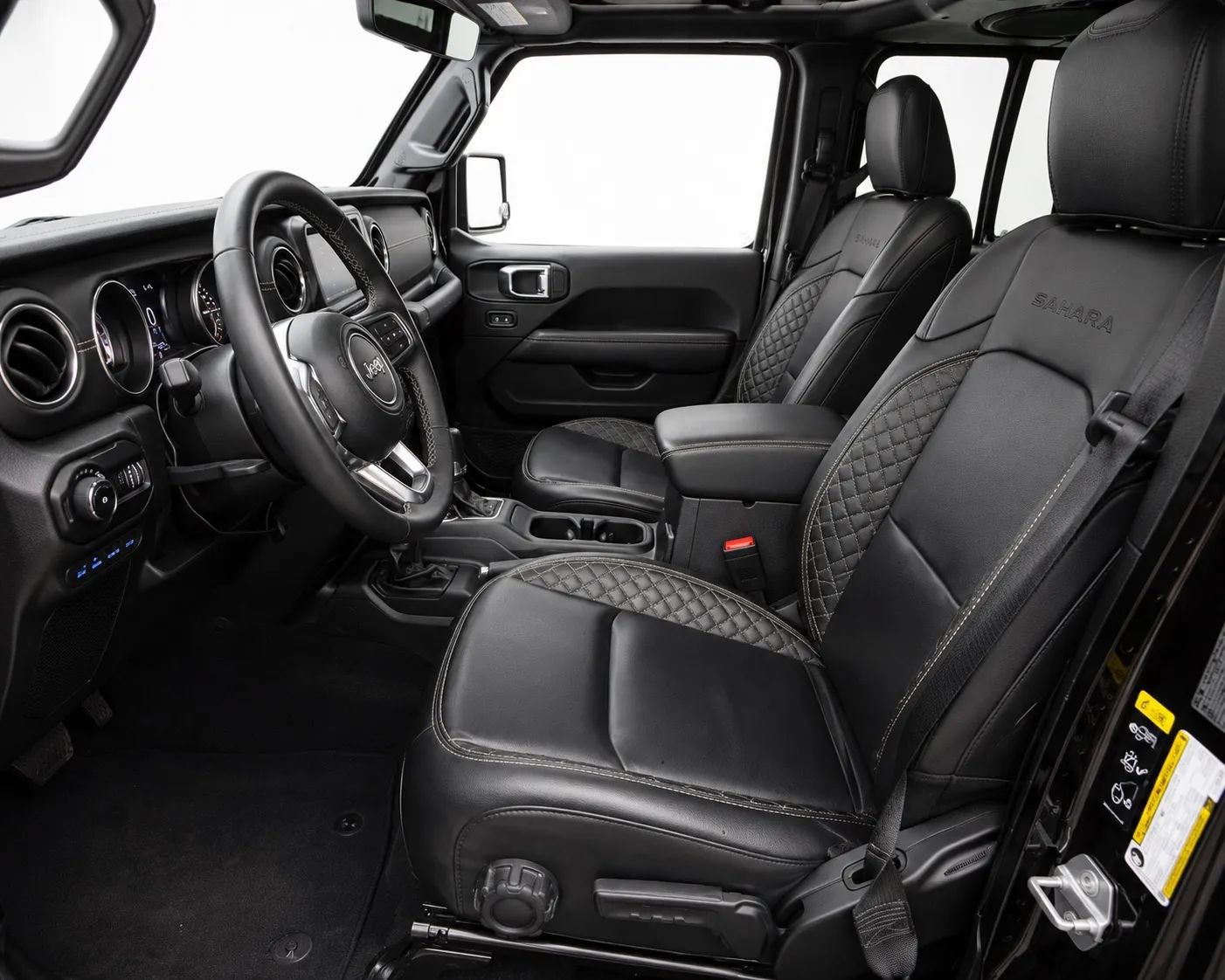 Used 2023 Jeep Wrangler Unlimited Sahara AWD/4WD image 2