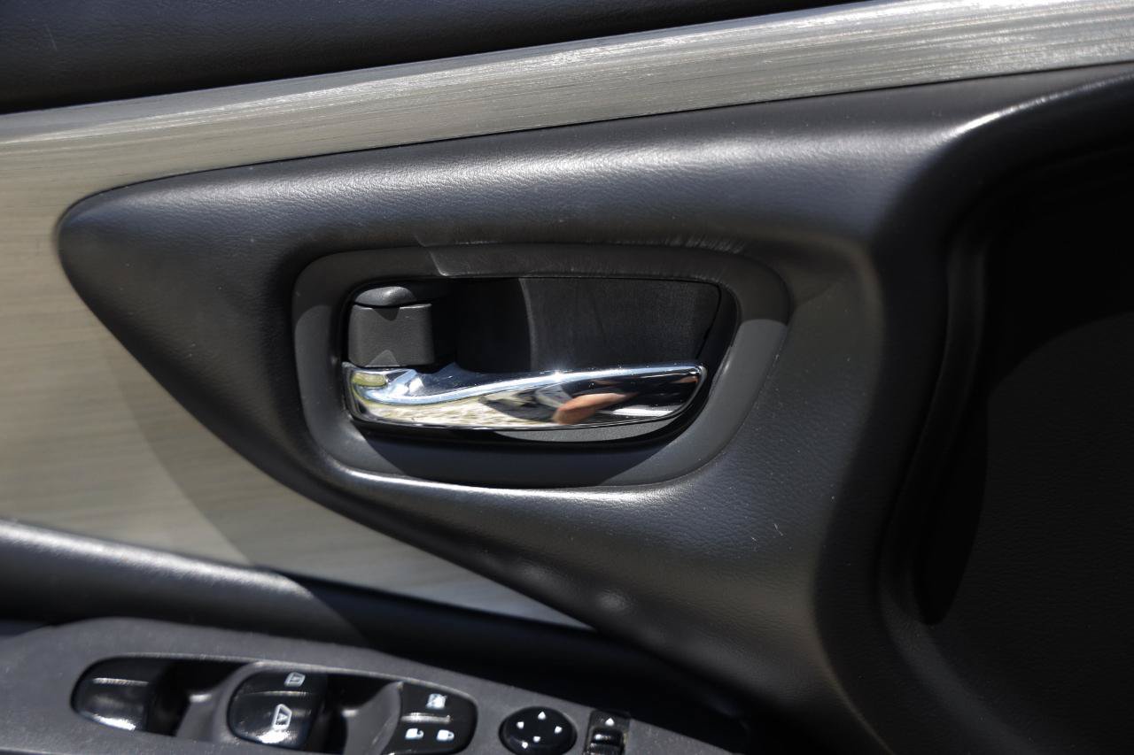 Used 2018 Nissan Murano SV AWD/4WD image 39