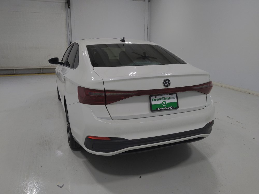 Used 2025 Volkswagen Jetta SE FWD image 6