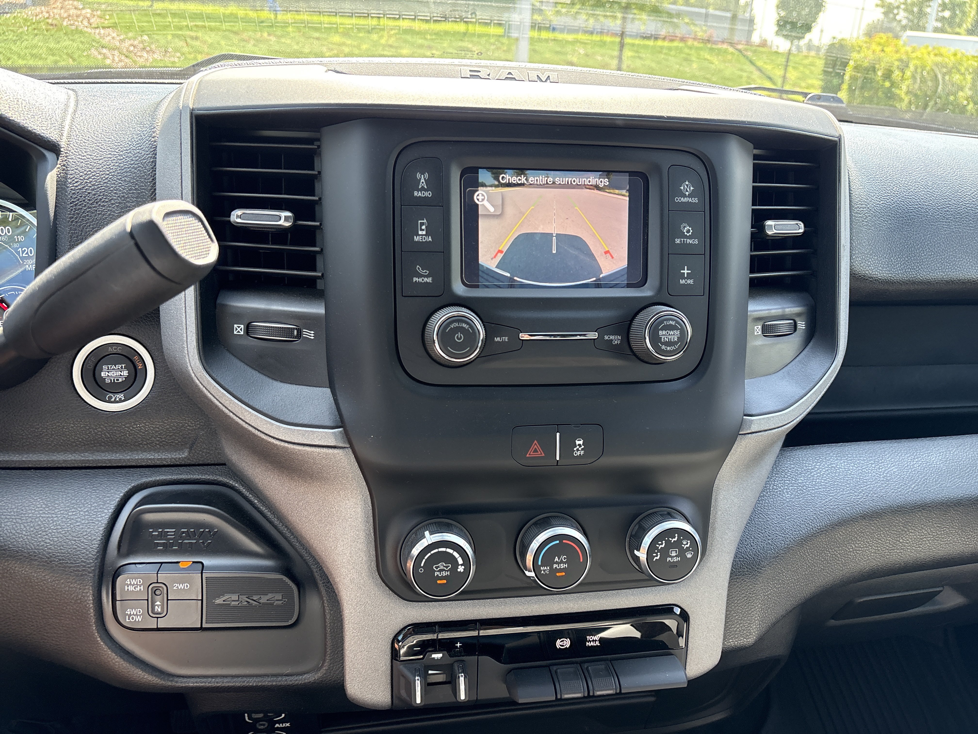 Used 2024 RAM 2500 Tradesman w/ Chrome Appearance Group AWD/4WD image 28