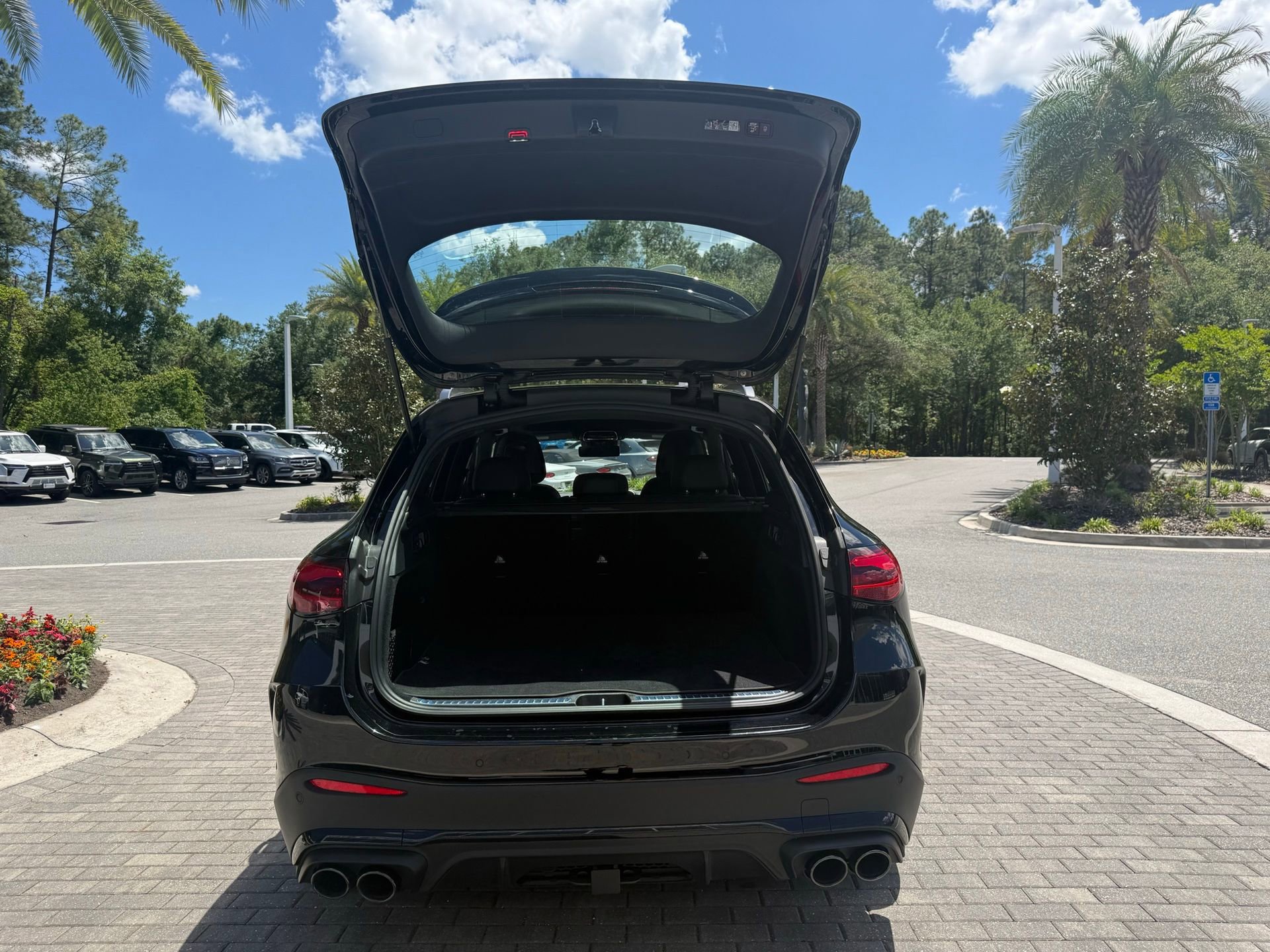 Used 2025 Mercedes-Benz GLC 43 AMG 4MATIC image 34