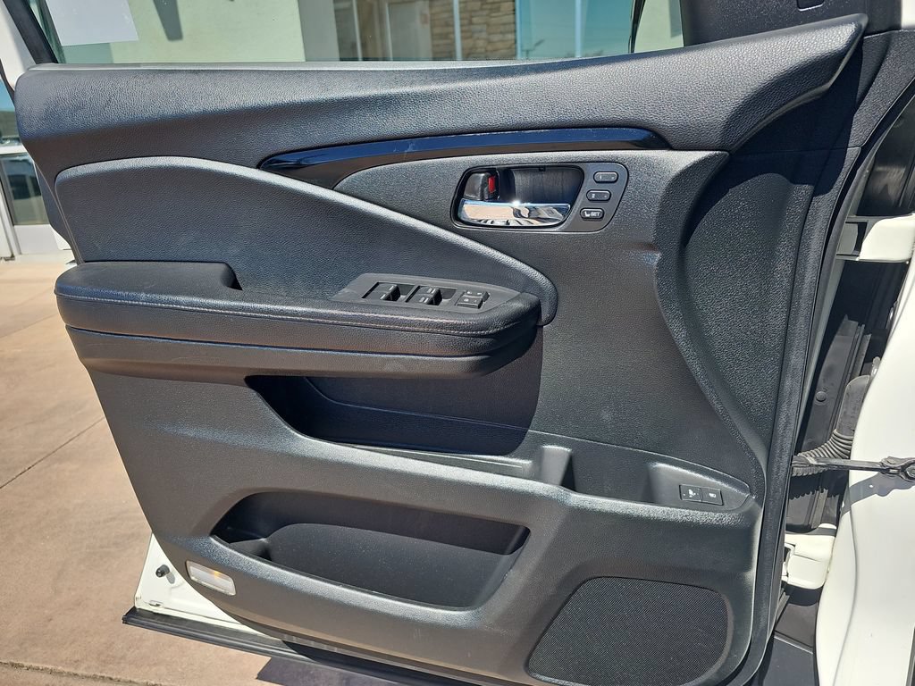 Used 2017 Honda Pilot Elite image 29