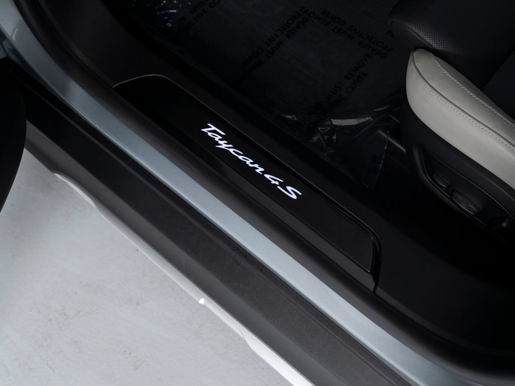 Certified 2022 Porsche Taycan 4S AWD/4WD image 22