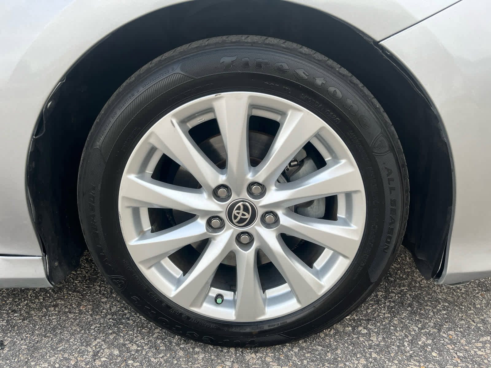 Used 2020 Toyota Camry LE image 29