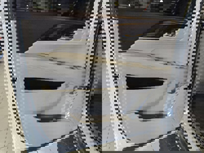 Used 2015 Cadillac Escalade ESV Luxury image 12