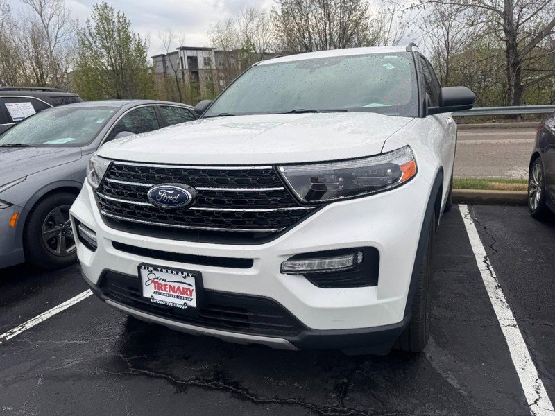 Used 2020 Ford Explorer XLT w/ Equipment Group 202A AWD/4WD image 2