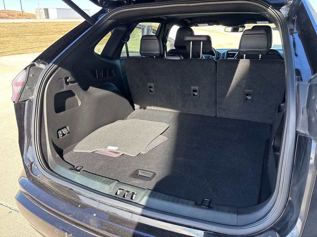 Used 2024 Ford Edge ST-Line image 28