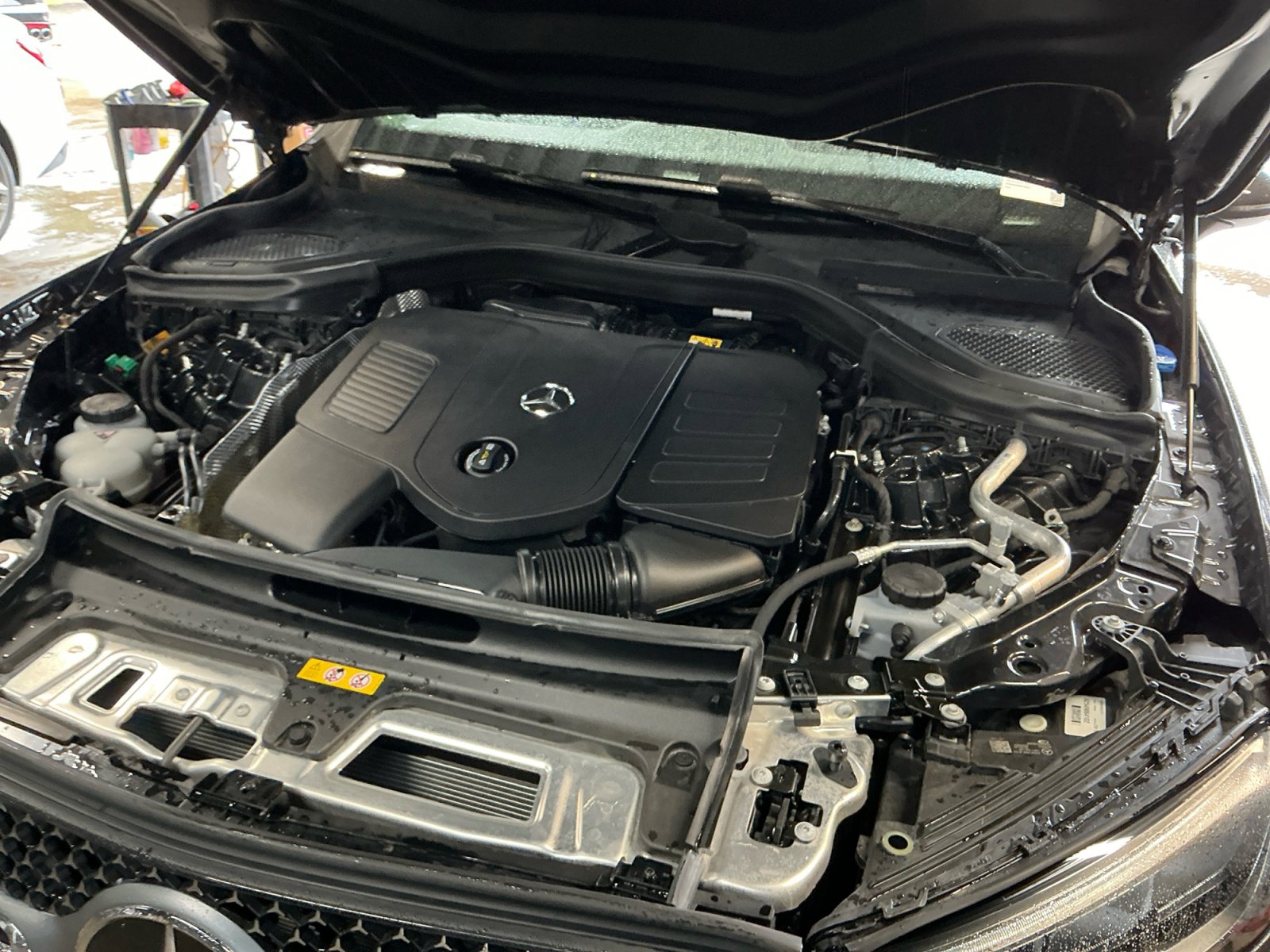 Used 2025 Mercedes-Benz GLC 350e 4MATIC image 23