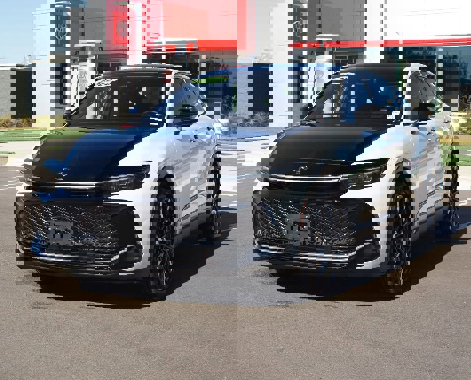 Used 2025 Toyota Crown Platinum image 24