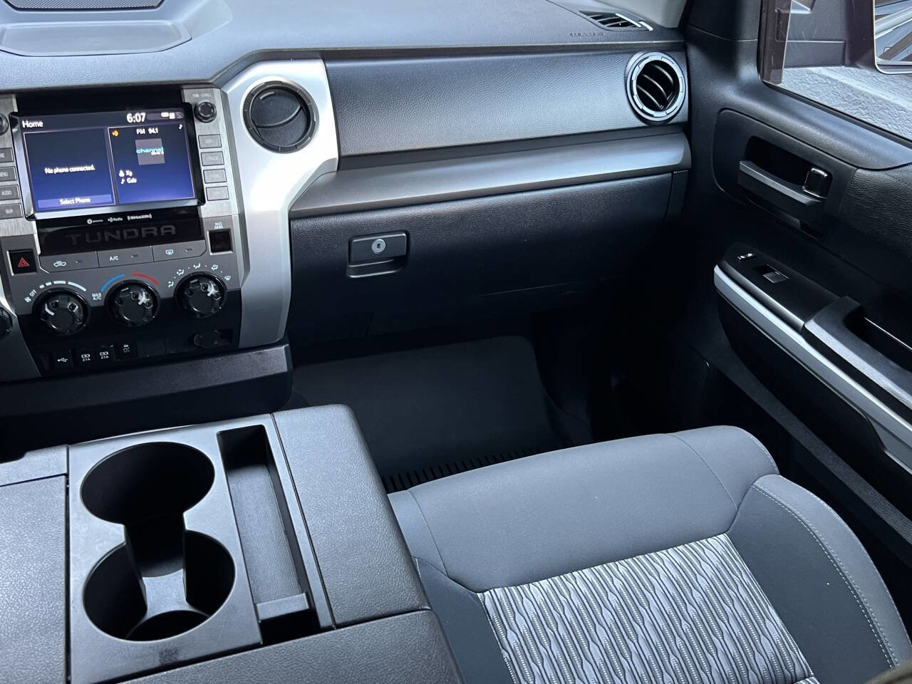 Used 2020 Toyota Tundra SR5 AWD/4WD image 25
