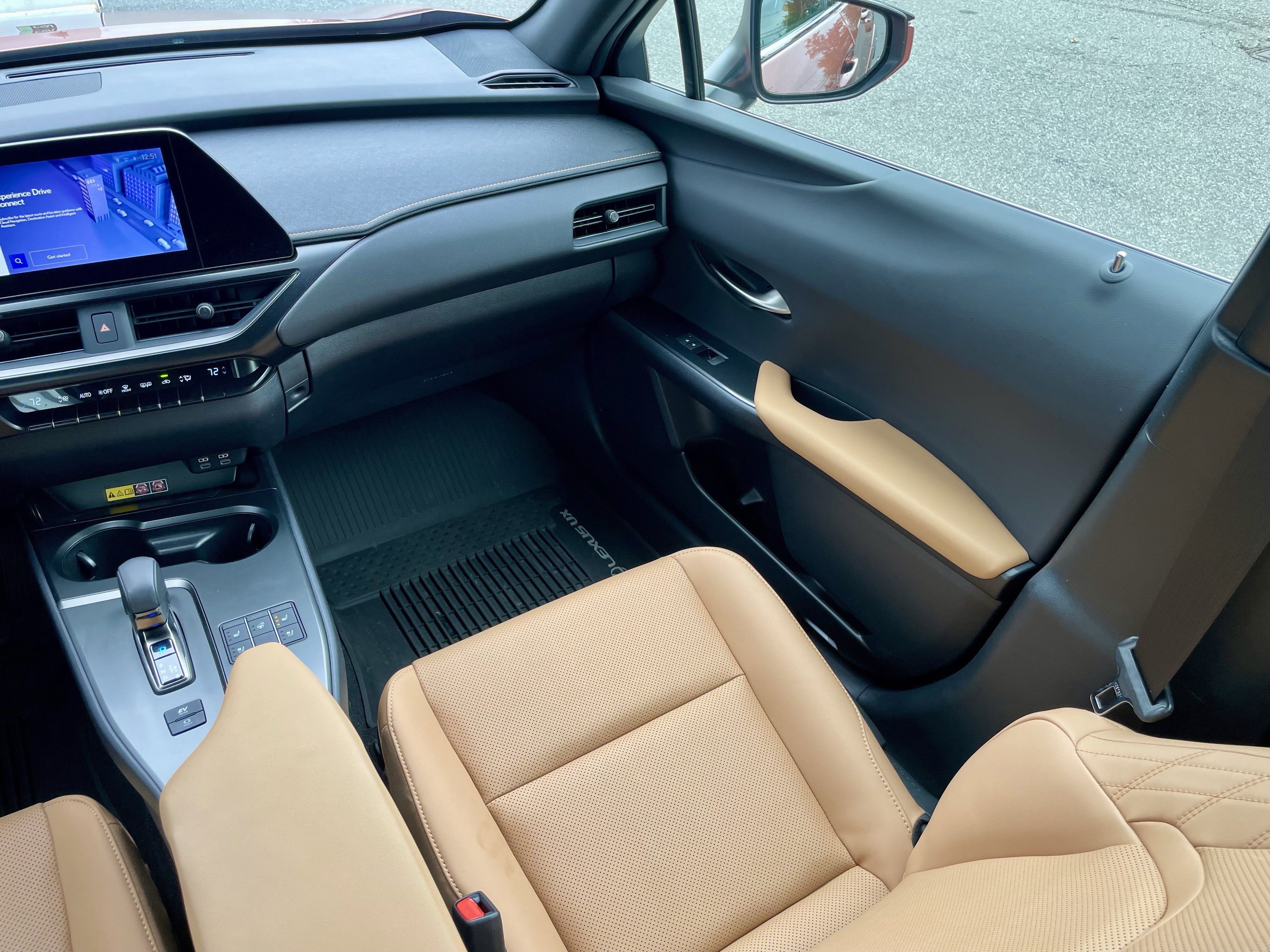 Used 2025 Lexus UX 300h AWD image 18