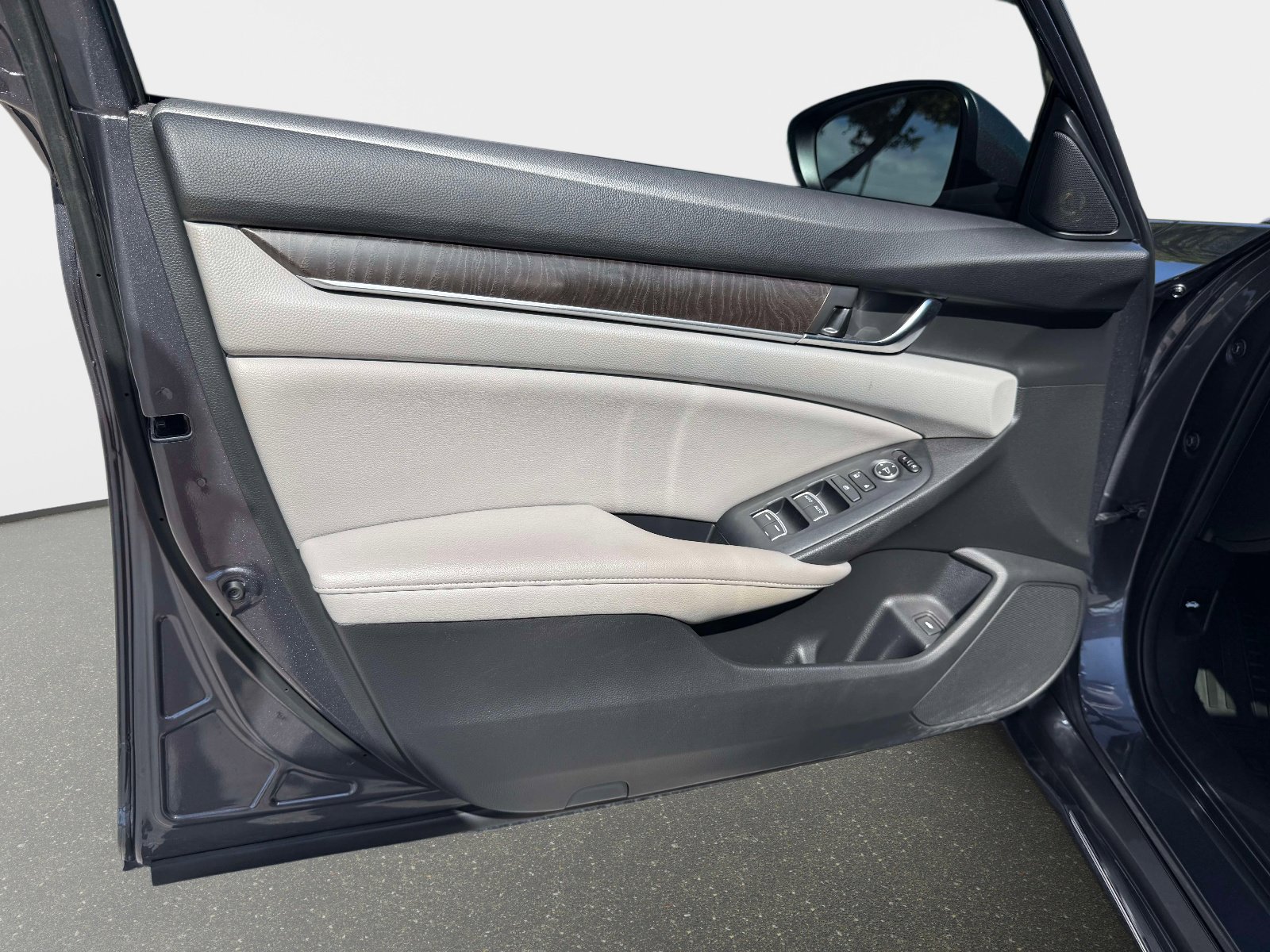Used 2020 Honda Accord EX image 16