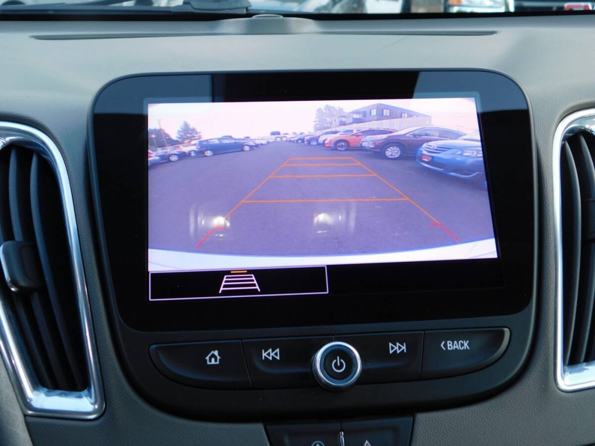 Used 2021 Chevrolet Malibu LT FWD image 12