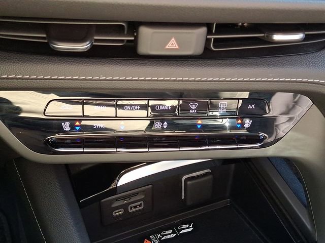 Used 2023 Buick Envision Avenir image 16